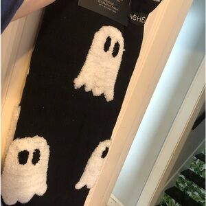 Rachel & Zoe ghost blanket